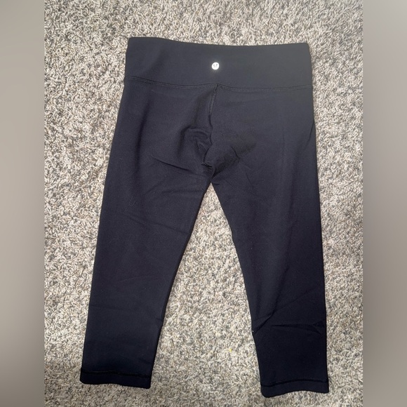 Lululemon Wunder Under Crop (Hi-Rise) *Full-On Luxtreme 21" size 8 - Picture 5 of 9